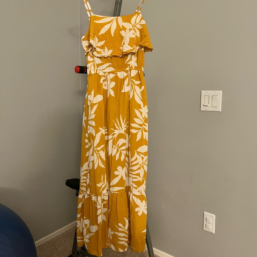 Yellow dress